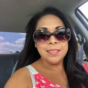 Meet your Posher, Beatriz